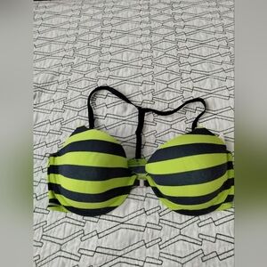Gilly Hicks 36D bra